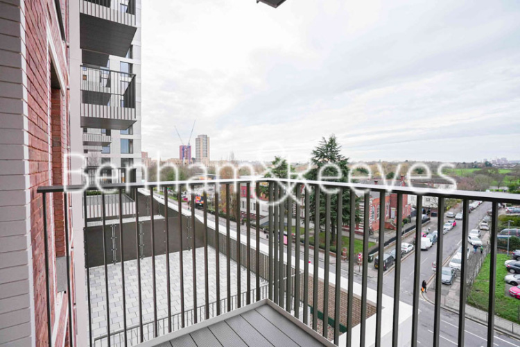 1  bedroom flat to rent in Henshaw Parade, Hampstead, NW9-image 11