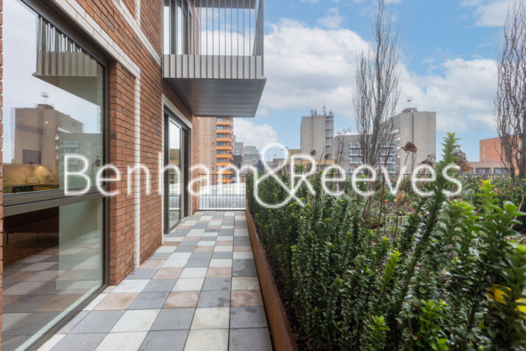 1  bedroom flat to rent in The Hyde, West Hendon, NW9-image 13