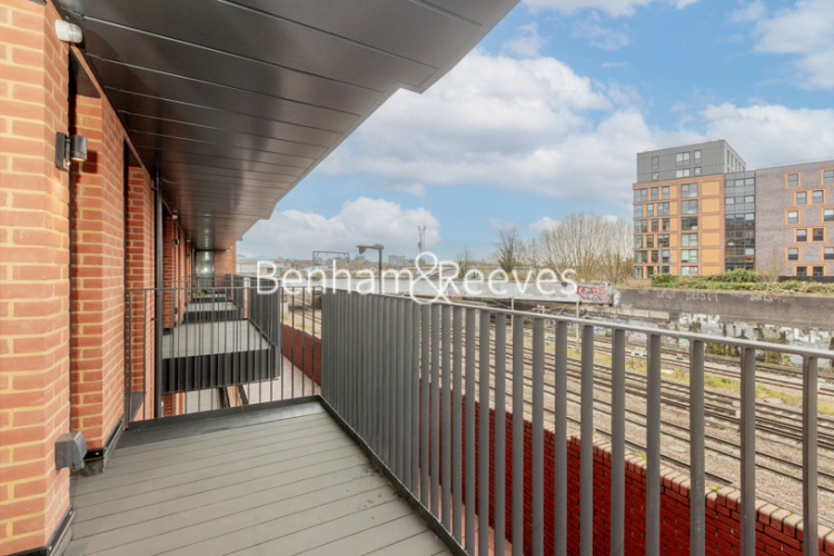2  bedrooms flat to rent in West Hampstead Central, West End Lane, NW6-image 6