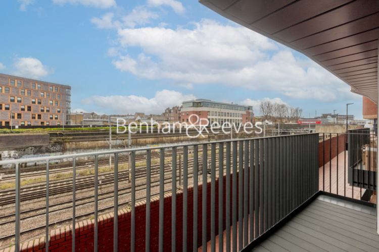 2  bedrooms flat to rent in West Hampstead Central, West End Lane, NW6-image 12