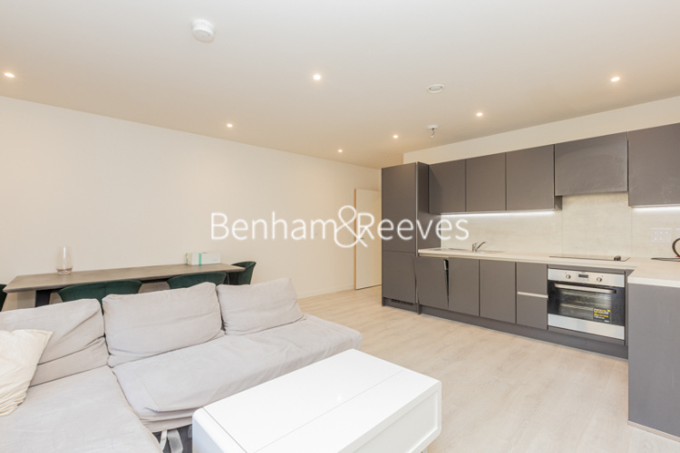 1  bedroom flat to rent in Buttercup Apartments, Milbrook Park, NW7-image 7