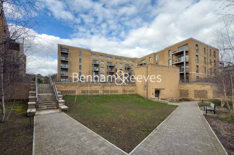 1  bedroom flat to rent in Buttercup Apartments, Milbrook Park, NW7-image 10