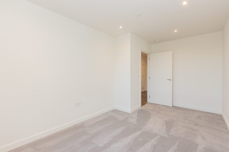 2  bedrooms flat to rent in Henshaw Parade, Hendon, NW9-image 3