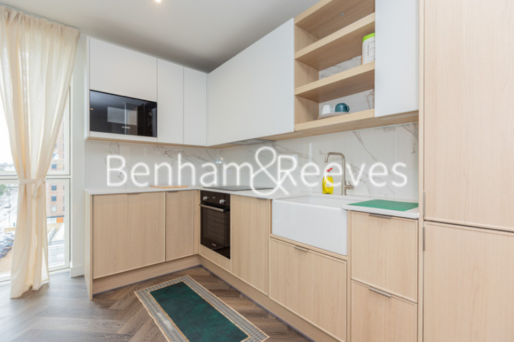 1  bedroom flat to rent in Henshaw Parade, Hendon, NW9-image 2