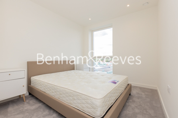 2  bedrooms flat to rent in Henshaw Parade, Hampstead, NW9-image 3