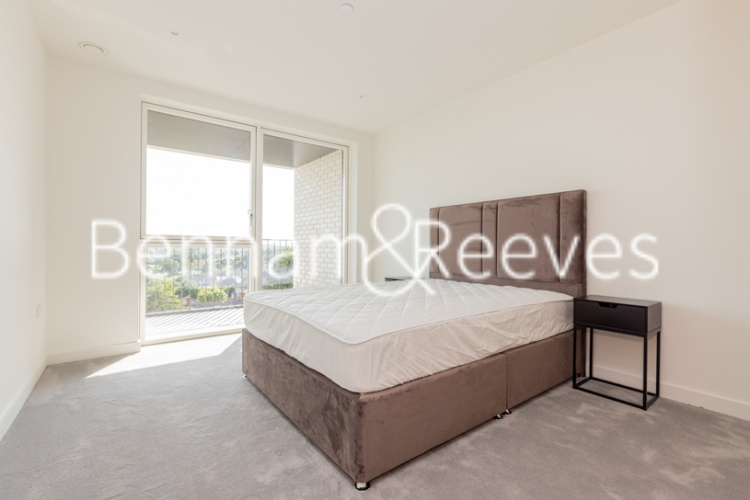 1  bedroom flat to rent in Henshaw Parade, Hampstead, NW9-image 4