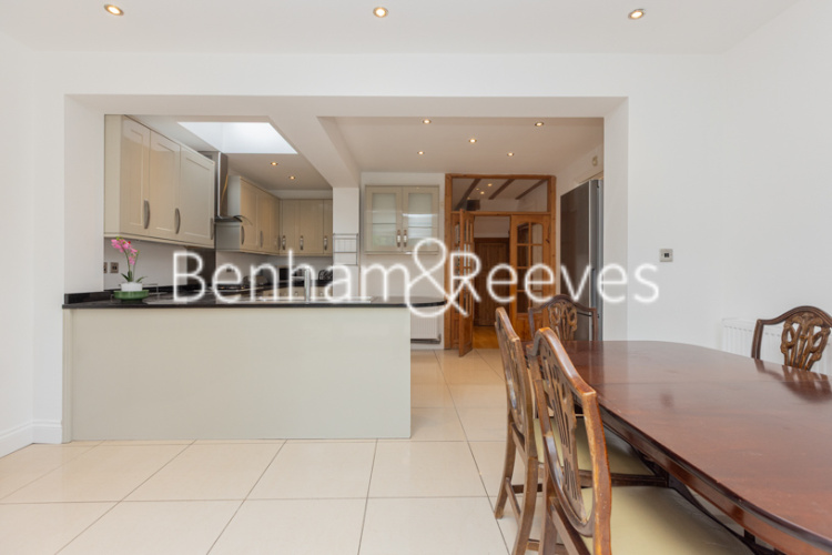 4  bedrooms flat to rent in Woodlands, Hampstead, NW11-image 3