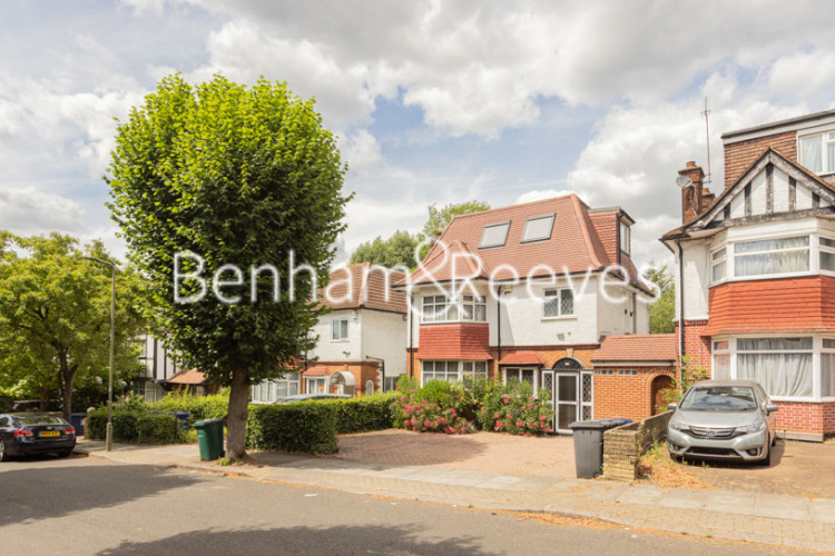 4  bedrooms flat to rent in Woodlands, Hampstead, NW11-image 13