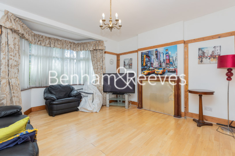 4  bedrooms flat to rent in Woodlands, Hampstead, NW11-image 14