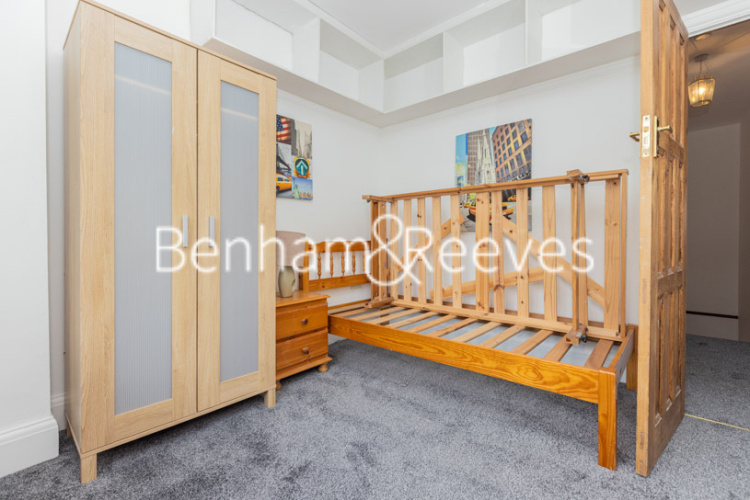4  bedrooms flat to rent in Woodlands, Hampstead, NW11-image 17
