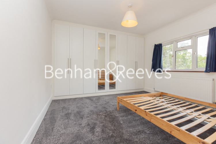 4  bedrooms flat to rent in Woodlands, Hampstead, NW11-image 21