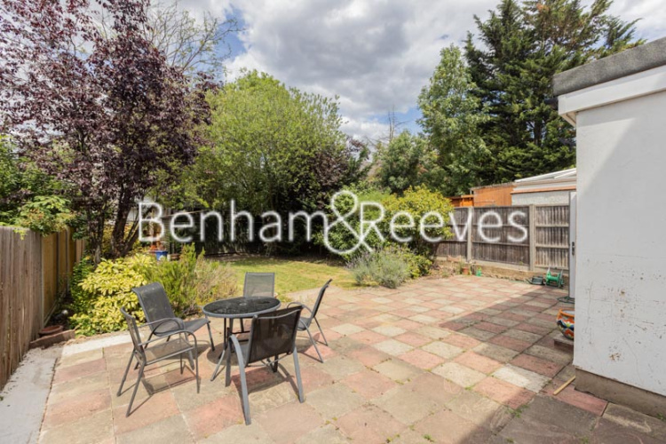 4  bedrooms flat to rent in Woodlands, Hampstead, NW11-image 24