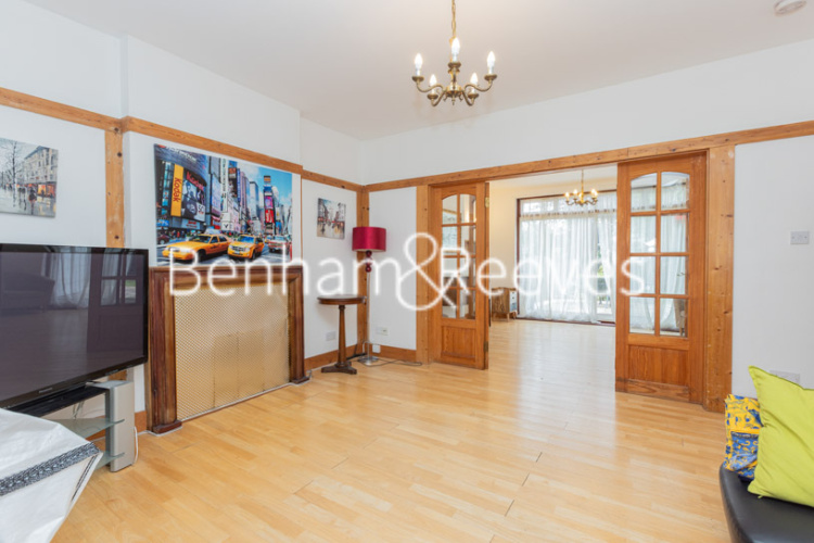 4  bedrooms flat to rent in Woodlands, Hampstead, NW11-image 25