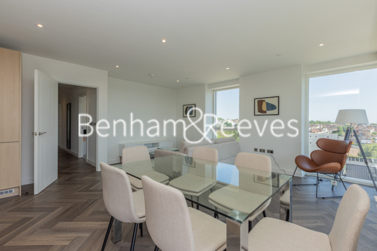 3  bedrooms flat to rent in Henshaw Parade, Hendon, NW9-image 3