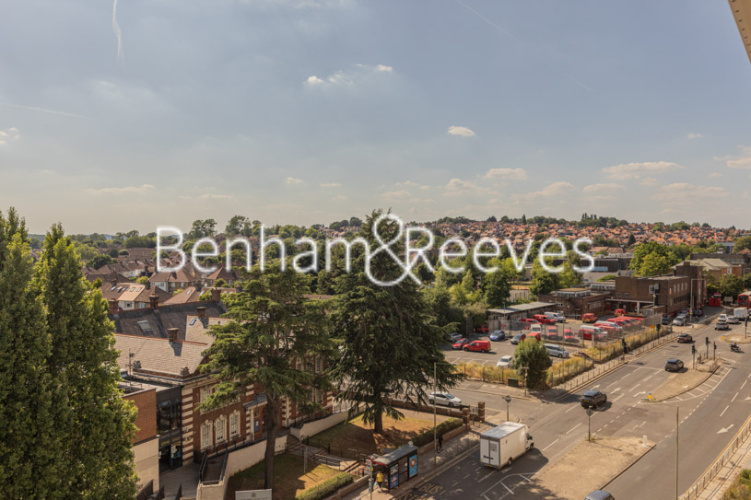 3  bedrooms flat to rent in Henshaw Parade, Hendon, NW9-image 7
