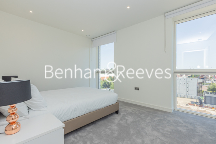 3  bedrooms flat to rent in Henshaw Parade, Hendon, NW9-image 13