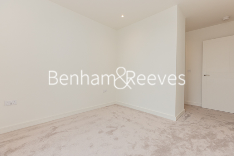 3  bedrooms flat to rent in Henshaw Parade,Hendon, NW9-image 8
