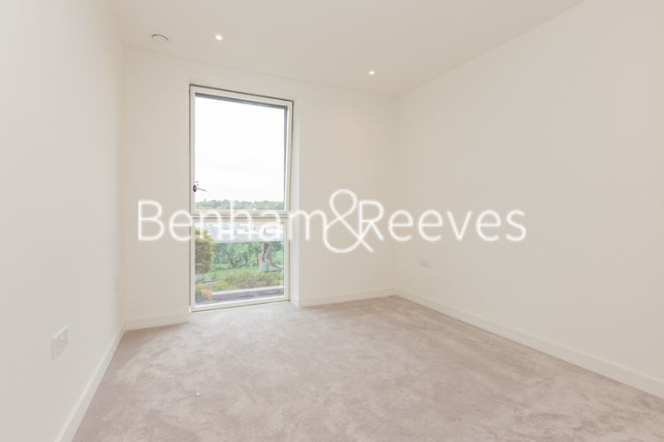 3  bedrooms flat to rent in Henshaw Parade,Hendon, NW9-image 14