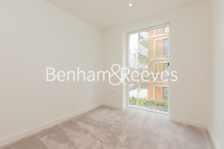 3  bedrooms flat to rent in Henshaw Parade,Hendon, NW9-image 17