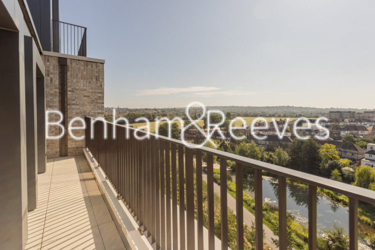 3  bedrooms flat to rent in New brent cross town , NW2-image 5