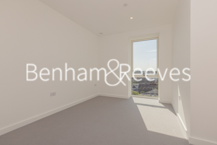 3  bedrooms flat to rent in New brent cross town , NW2-image 9