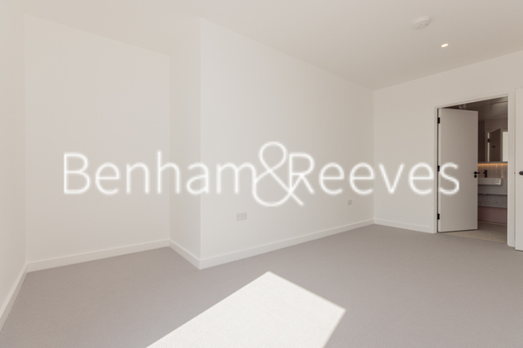 3  bedrooms flat to rent in New brent cross town , NW2-image 15