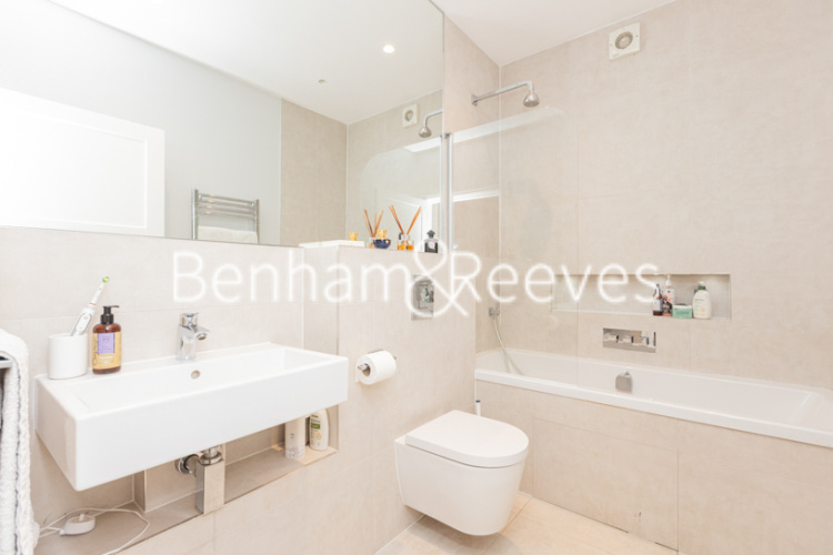 3  bedrooms flat to rent in Lyndhurst Gardens, Hampstead, NW3-image 5