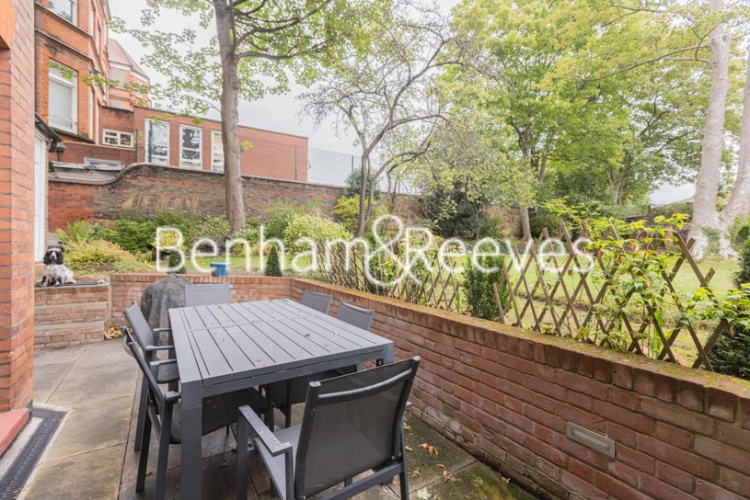 3  bedrooms flat to rent in Lyndhurst Gardens, Hampstead, NW3-image 15