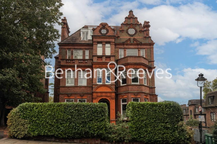 3  bedrooms flat to rent in Lyndhurst Gardens, Hampstead, NW3-image 17