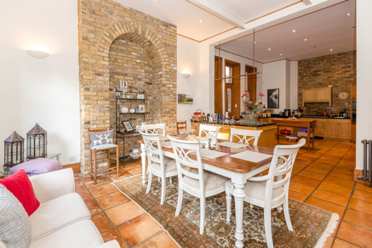 7  bedrooms house to rent in Chesterford Gardens, Hampstead, NW3-image 1
