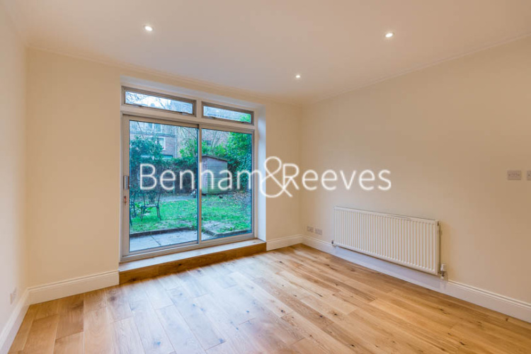 2  bedrooms flat to rent in Gayton Crescent, Hampstead, NW3-image 1