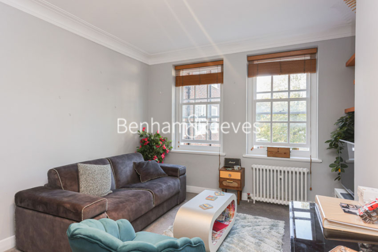 1 bedroom flat to rent in Prince Arthur Road, Hampstead, NW3-image 1