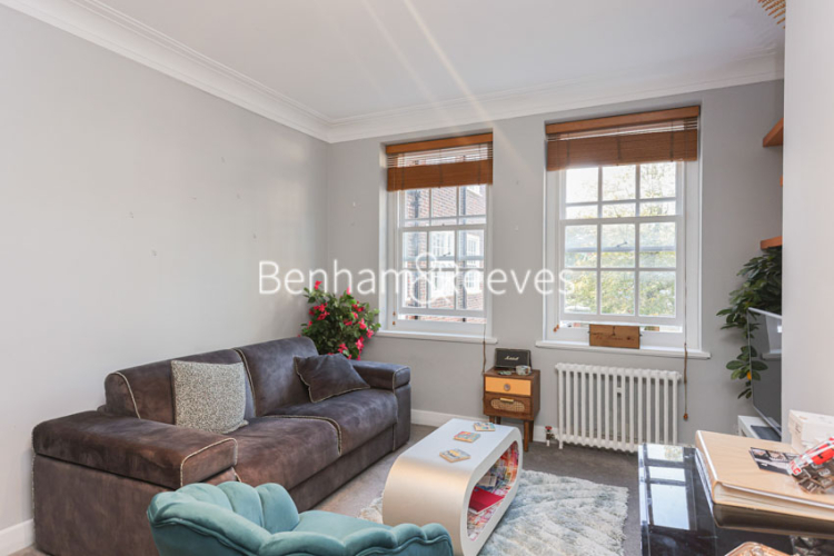 1  bedroom flat to rent in Prince Arthur Road, Hampstead, NW3-image 1