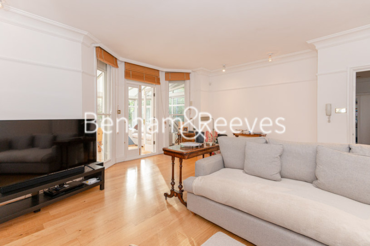 3  bedrooms flat to rent in King Henrys Road, Hampstead, NW3-image 1