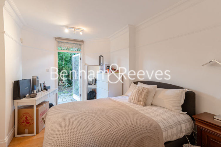 3 bedrooms flat to rent in King Henrys Road, Hampstead, NW3-image 3