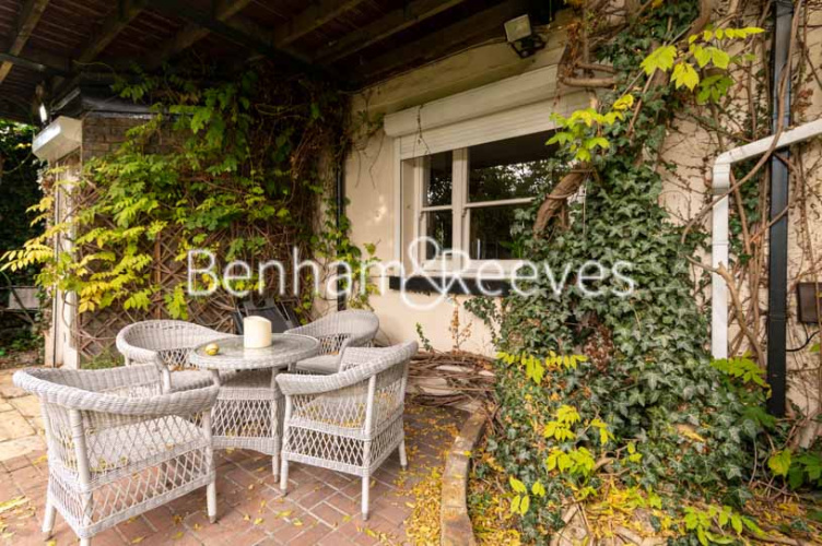 3  bedrooms flat to rent in King Henrys Road, Hampstead, NW3-image 10