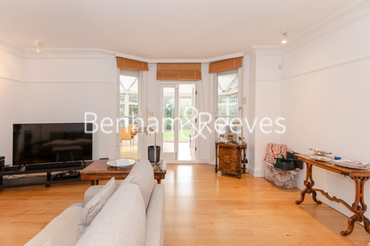 3 bedrooms flat to rent in King Henrys Road, Hampstead, NW3-image 11