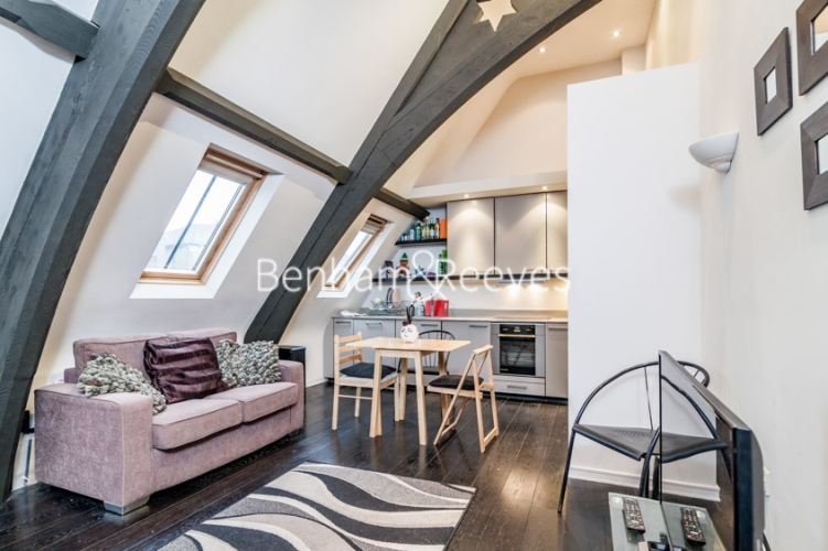 1 bedroom flat to rent in Loudoun Road, Hampstead, NW8-image 1