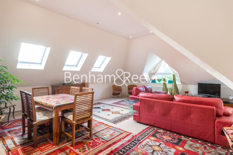 3 bedrooms flat to rent in Netherhall Gardens, Hampstead, NW3-image 1
