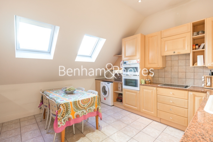 3 bedrooms flat to rent in Netherhall Gardens, Hampstead, NW3-image 2