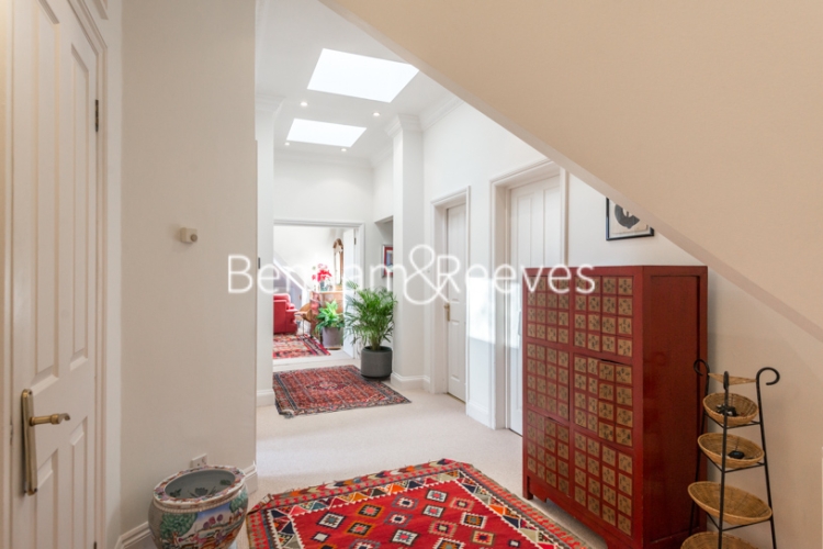 3 bedrooms flat to rent in Netherhall Gardens, Hampstead, NW3-image 8