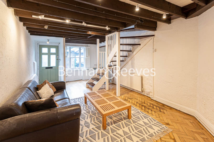 3  bedrooms flat to rent in Perrins lane, Hampstead, NW3-image 1