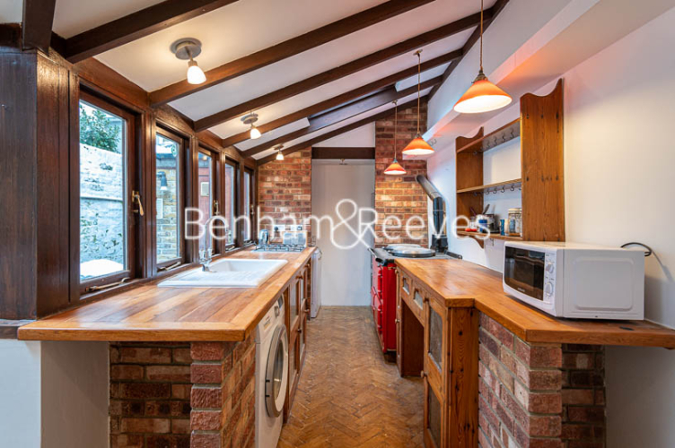 3 bedrooms flat to rent in Perrins lane, Hampstead, NW3-image 3