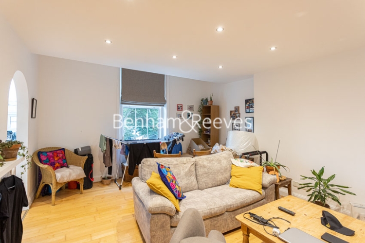 2 bedrooms flat to rent in Rosslyn Hill, Hampstead, NW3-image 1