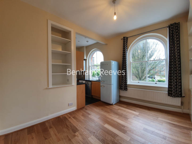 1 bedroom flat to rent in South Hill Park, Hampstead, NW3-image 1