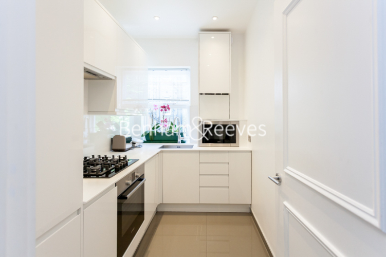 3 bedrooms flat to rent in Goldhurst Terrace, South Hampstead, NW6-image 2