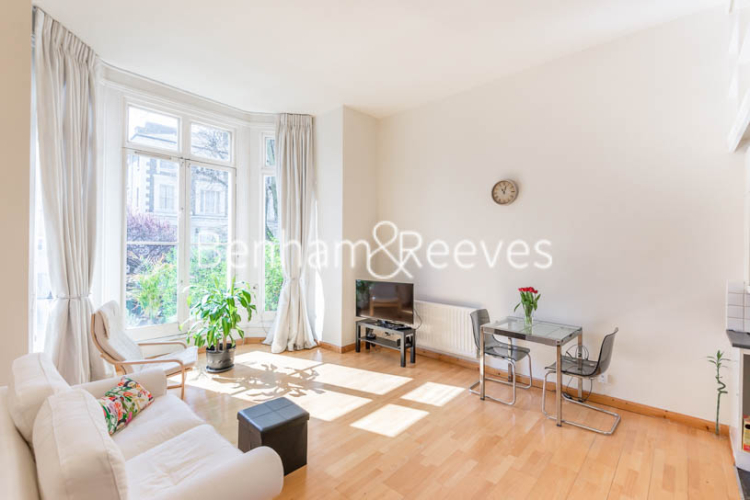 1  bedroom flat to rent in Upper Park Road, Belsize Park, NW3-image 5
