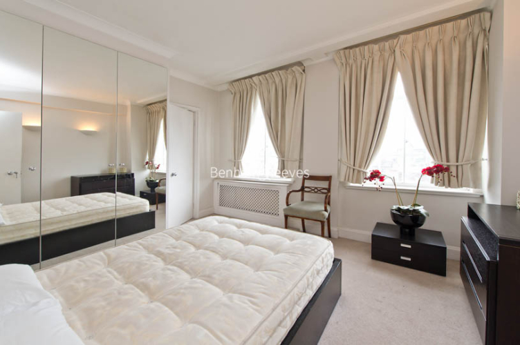 1  bedroom flat to rent in St Georges Court, Brompton Road, SW3-image 3
