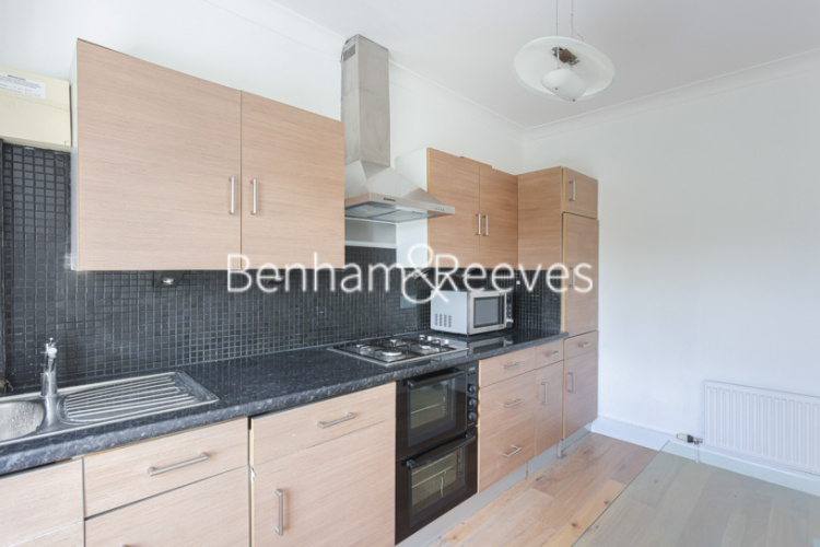 1 bedroom flat to rent in Cadogan Place, Belgravia, SW1X-image 2