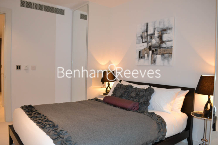 1  bedroom flat to rent in Wellington House, Buckingham Gate, SW1-image 3